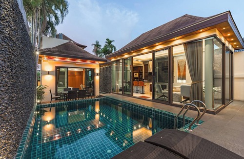 Nai Harn Villa | PoolVilla Jacuzzi & Mountain View V232