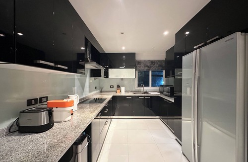 South Pattaya Condo | Pratumnak Hill - Family Suite 3 Bedroom Apartment Near Beach #VN Residence 2