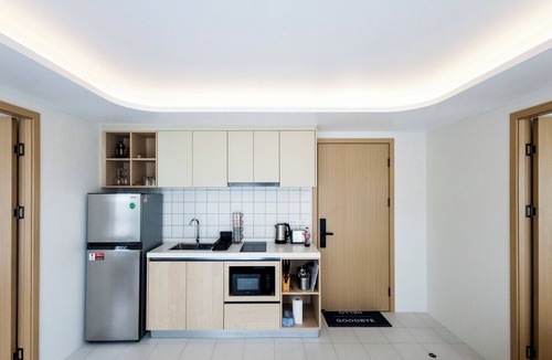 Kamala Apartment | Premium 2BR Kamala Beach, Pool, Gym & Shuttle Bus 305