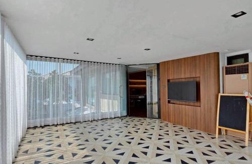 Samut Sakhon Villa | Premium Furnished Home and Free Driver 50 km Per day