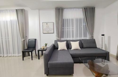 Nonthaburi House | Private Corner House Near Central Westgate
