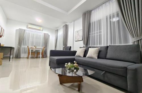 Nonthaburi House | Private Corner House Near Central Westgate