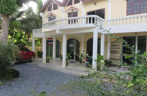 Chaloklum Apartment | Private well priced Guesthouse available to rent