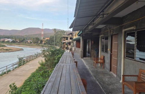Mae Sariang Hotel | Ps at Riverview Guesthouse