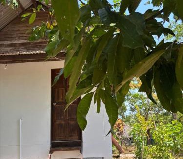 Ko Yao House | Quiet Garden Bungalow - walking distance to beach, Koh Yao Noi