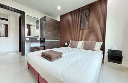 South Pattaya Apartment | RENOVATED 1 Bedroom Condo in Park Lane