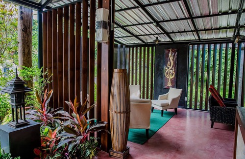 Wichit House | Room with Breakfast · Deluxe with Garden View Room, 16min to Phuket Old Town