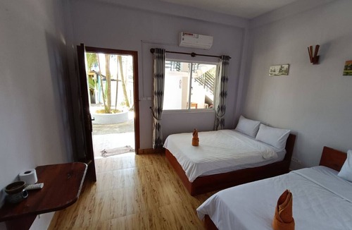 Koh Rong House | Roomy Guesthouse