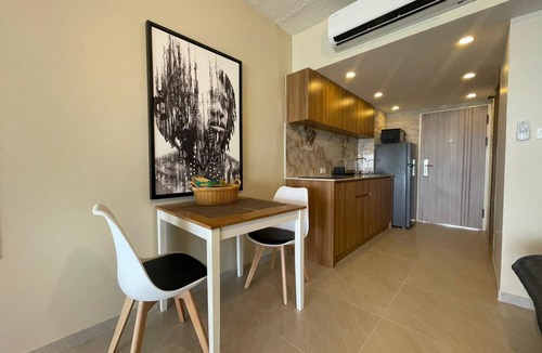 Na Kluea Condo | Sea Breeze: Luxury Full Seaview Condo with Pool Steps from the Beach