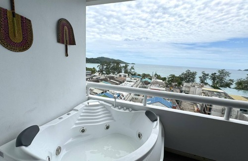 Patong Apartment | Sea view apartment with jacuzzi at Patong Tower