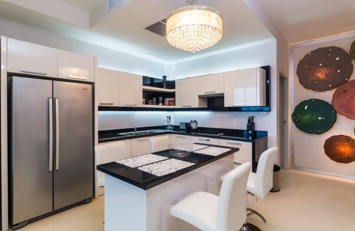Karon Apartment | Seaview penthouse in Karon, walk to beach & shops!