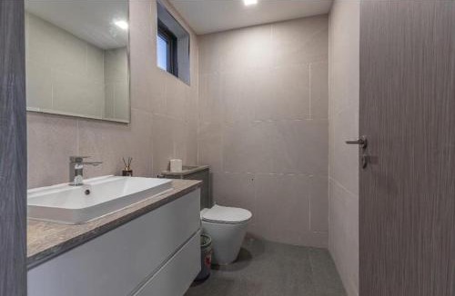 Nong Chaeng Villa | Serenity Jomtien Villa with Pool