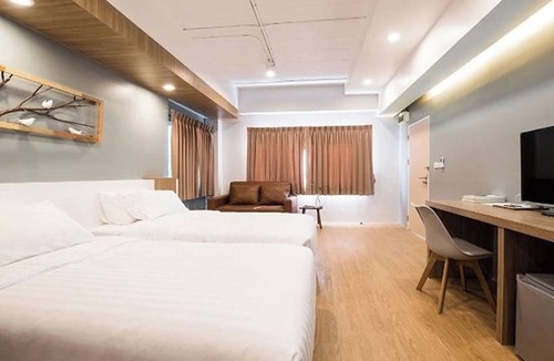 Bang Na Hotel | Shade House - Bitec Bangna