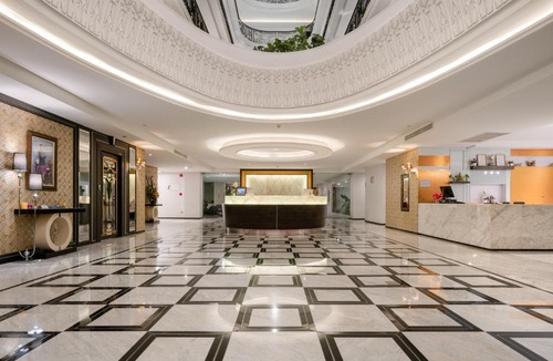 Pratumnak Hill Hotel | Sirin Exclusive Hotel and Residence