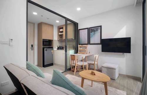 Laguna Condo | Skypark Aurora, Studio 1305 1A Deluxe