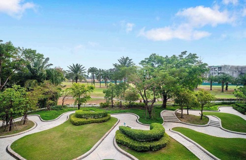 Laguna Condo | Skypark Aurora, Studio 1305 1A Deluxe