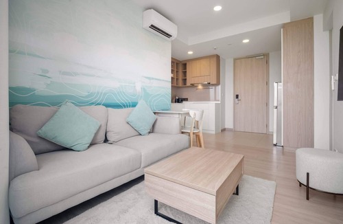 Laguna Condo | Skypark Aurora, Two-Bedroom 3607 2Bx Premium