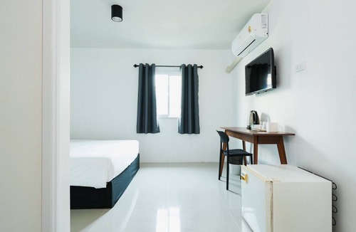 Sukhumvit Hotel | Sleep Pop Ekkamai 42