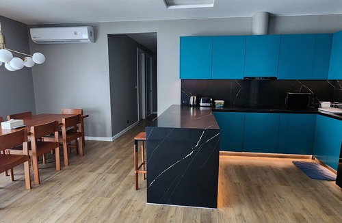 Phuket Condo | Spacious 3-bedroom condo with WiFi, AC. Nice View, Large Balcony,Fully furnished