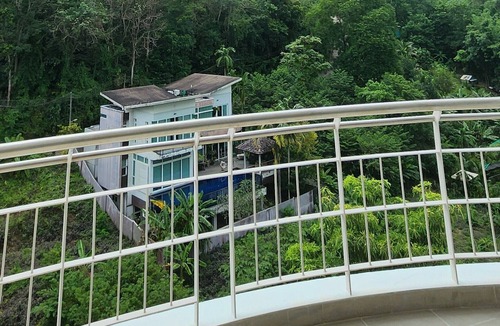 Phuket Condo | Spacious 3-bedroom condo with WiFi, AC. Nice View, Large Balcony,Fully furnished