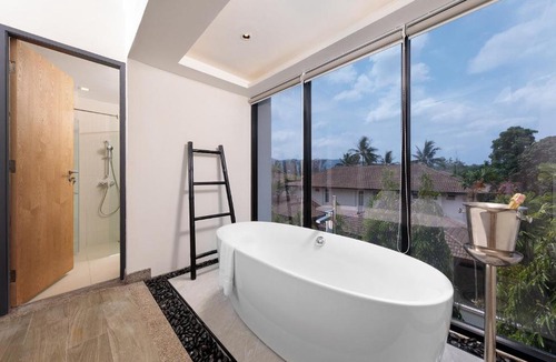 Laguna House | Spacious 3bd Townhouse in Laguna park