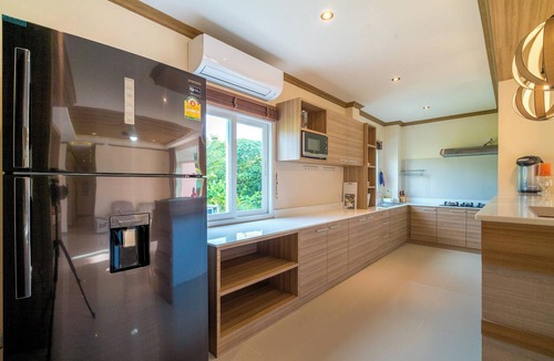 Chalong House | Spacious 9BR Private Pool Villa — Pet-Friendly & Perfect for Groups