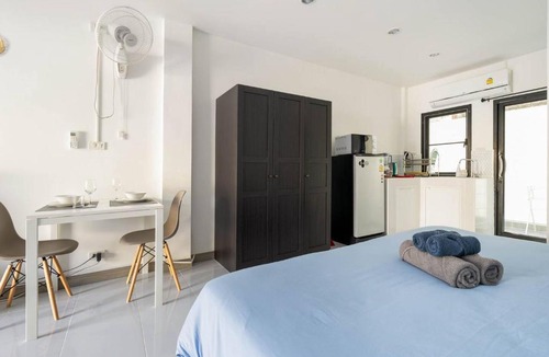 Kamala Apartment | Studio Pool Access Bungalow