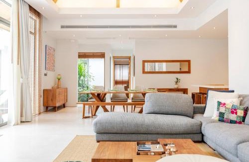 Thep Kasattri Villa | Stylish Pool Villa Tropical Hideaway