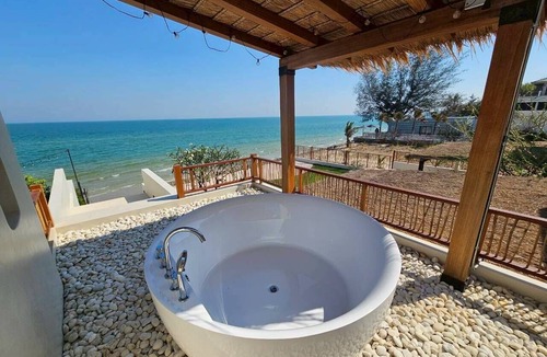 Hua Hin Villa | Sun-kissed Retreat Beachfront villa