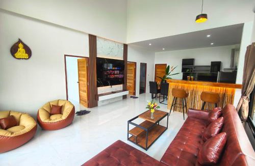 Taling Ngam House | Sunny Petite Villa Close to Beach