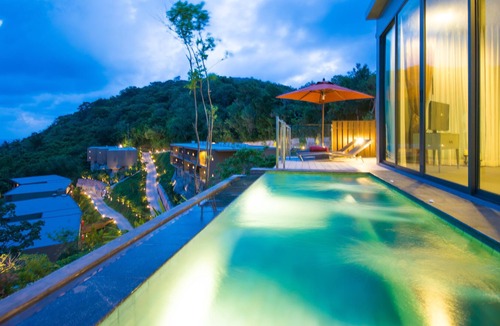 Nai Harn Hotel | Sunsuri Villas