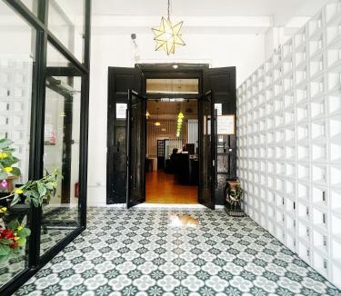 Vientiane Hostel | SYRI Guesthouse Vientiane Hostel & Cafe
