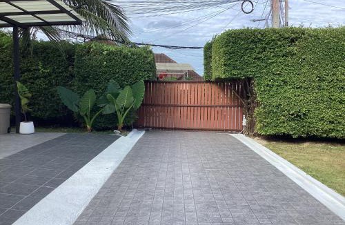Cherngtalay House | T House