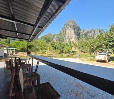 Vang Vieng Bed & Breakfast | T&T Bungalow