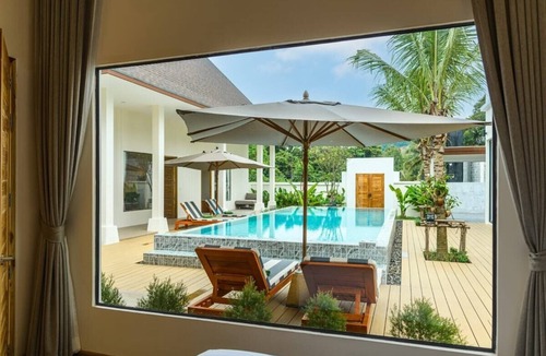 Talat Nuea Villa | Taraburi's Finest: Brand New Build Poolside Bliss!