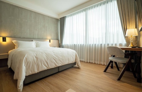 Samran Rat Hotel | The Chedee Krungthep