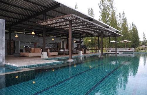 Na Chom Thian Resort | The Farmhouse at Polo Escape