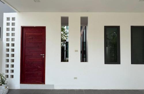 Khon Kaen Bed & Breakfast | The Hide Private