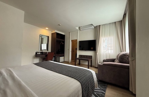 Ploenchit Hotel | The Legacy Hotel Nana Sukhumvit, Aspira Collection