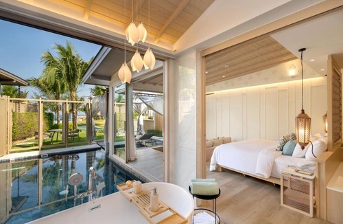 Khuekkhak Hotel | The Little Shore Khao Lak by Katathani