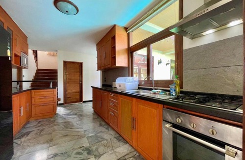 Jomtien House | The Midas Pool Villa 4BR Thai stye BBQ Terrace Phatumnak Hill