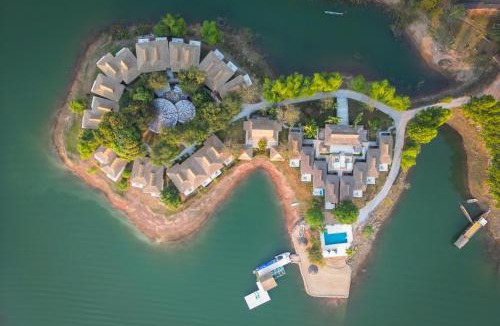 Vang Vieng Resort | The Sanctuary Nam Ngum Beach Resort