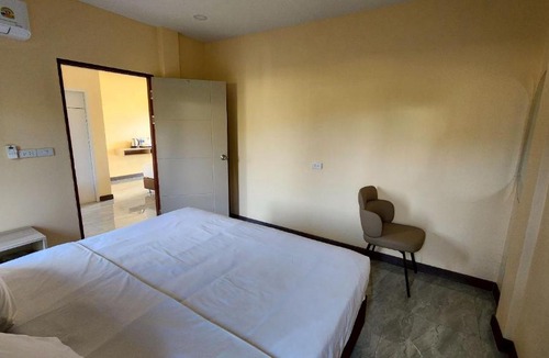 Pak Phraek Hotel | The Y Habitat