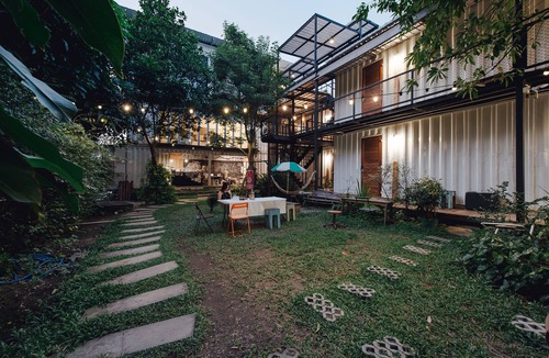Samsen Nai Hostel | The Yard Hostel