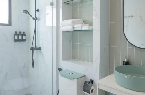 Na Kluea Hotel | Three One East