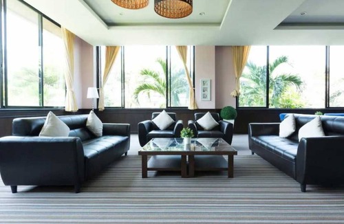 North Pattaya Hotel | Townhouse Hillview Suites Pattaya Formerly Chatkaew Suites