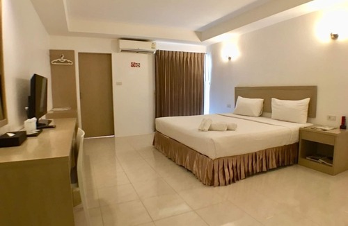 Bang Phra Hotel | Trat Center Hotel