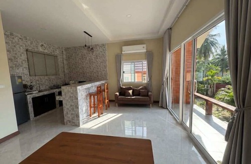 Srithanu Villa | Triangle Villa Green Garden