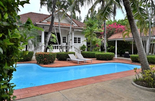 Ban Saiyuan Villa | Tropical Vibe 3 Bedrooms Pool Villa