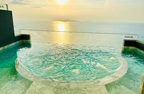North Pattaya Apartment | Ultra-Luxury Sea View Suite at AROM Pattaya